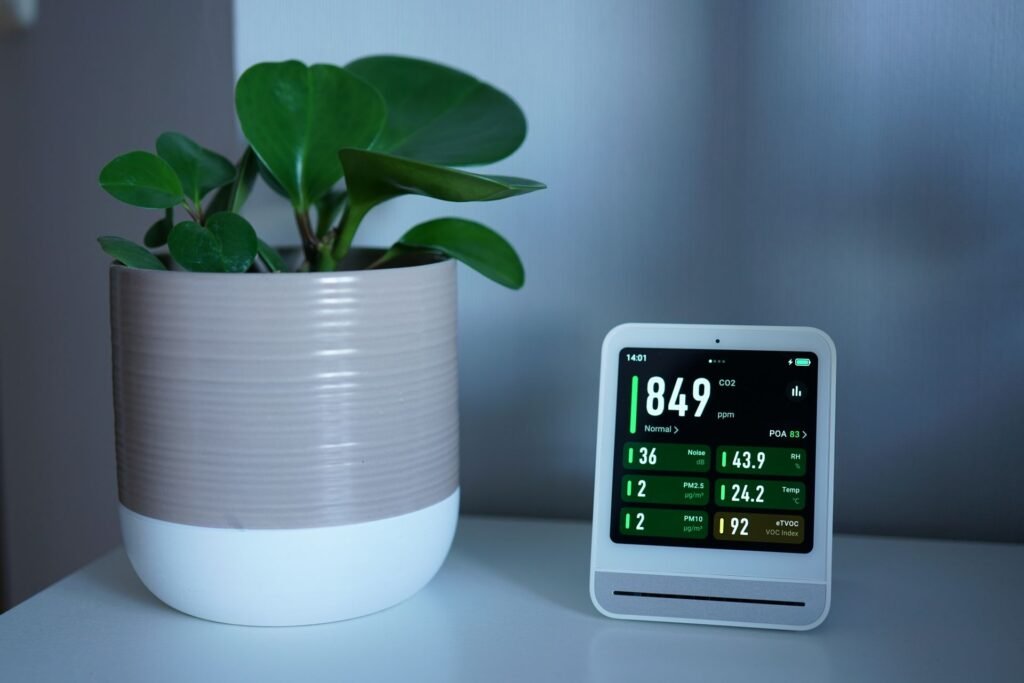 Commercial Air Purifier vs Air Scrubber: 7 Best Differences